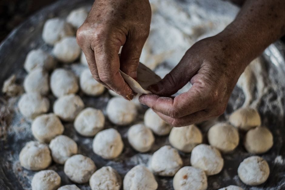 Pierogi ruskie: ciasto, które nie pęka, i farsz idealny