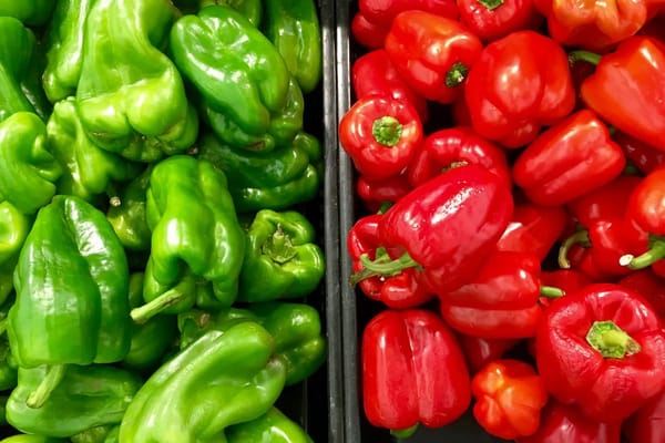 Papryka w szczycie sezonu: lecho i pieczona papryka w słoikach na zimę
